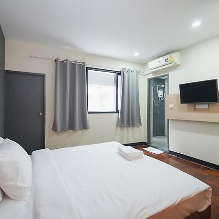 Z Go Inn Bts St Louis Silom V โกอินน์ บีทีเอส เซนต์หลุยส์ สีลม 3 Banguecoque Exterior foto