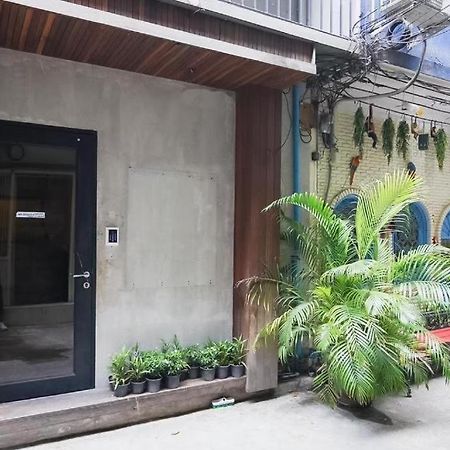 Z Go Inn Bts St Louis Silom V โกอินน์ บีทีเอส เซนต์หลุยส์ สีลม 3 Banguecoque Exterior foto